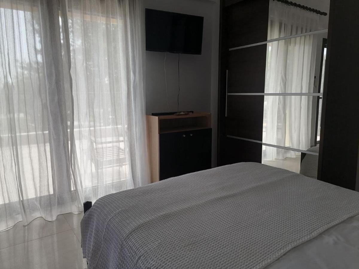 Epavli Xenia Pefkochori-paliouri 30m *